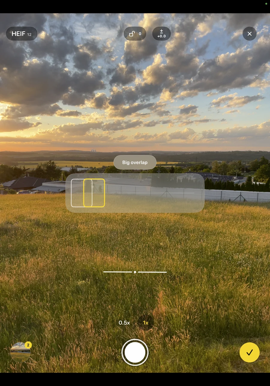 PanoFuser Guided Camera showing overlap guidance while capturing panorama source photos
